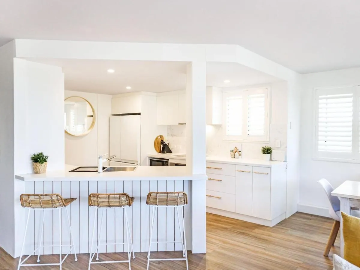 Karinya - 3 Bedroom Home Steps From Clarkes Beach Byron Bay Apartment