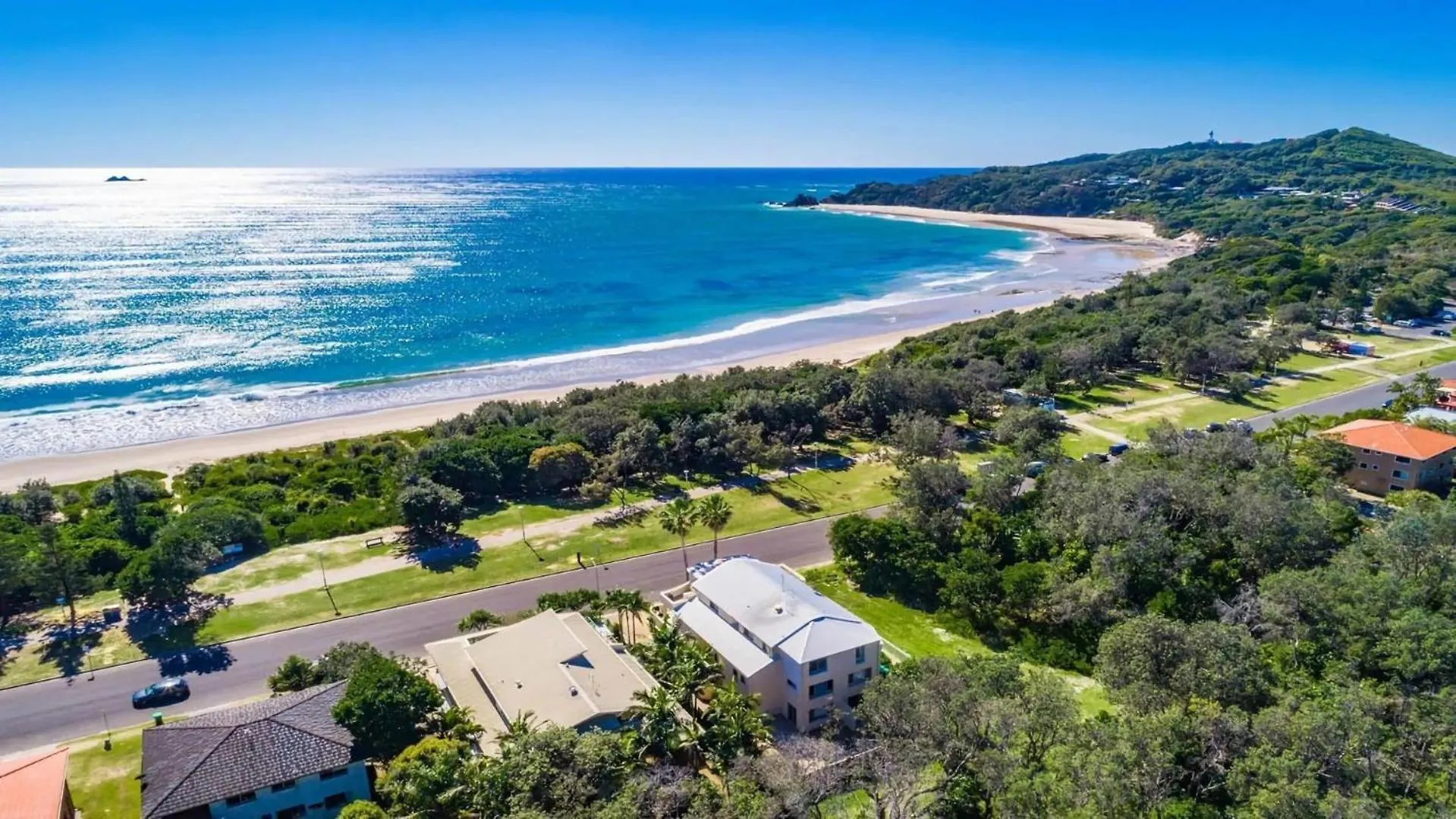 Karinya - 3 Bedroom Home Steps From Clarkes Beach contacts